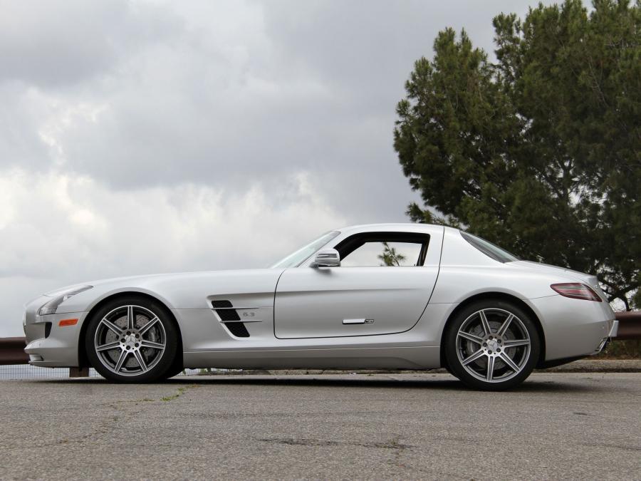  Mercedes-Benz SLS AMG 2010 года  (US) (фото 28 из 43)